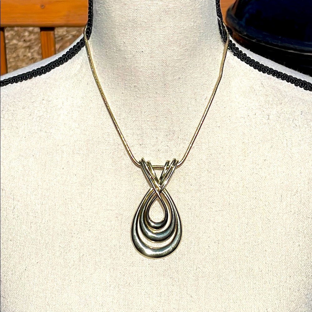 Elegant Gold Necklace